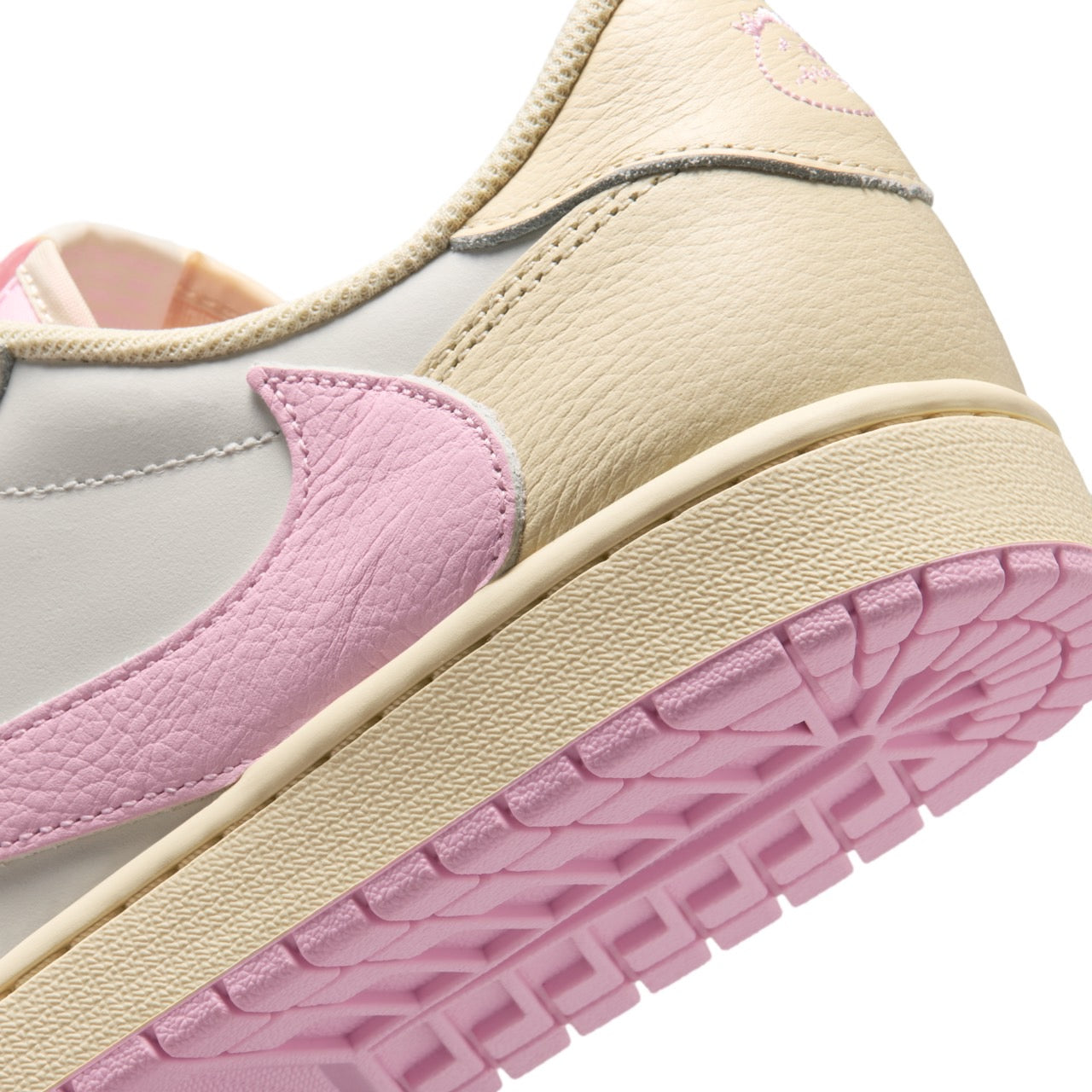 Jordan 1 Retro Low OG SP Travis Scott Shy Pink